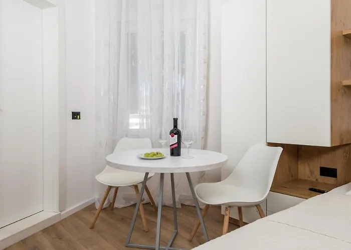 Apartament Bristol *